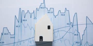 Federal Funds Rate at 5.5%: Impact on US Mortgages & Housing in 2025 - Internal Image 1