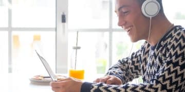 Online Education Benefits for US Students: A 2025 Guide - Cover Image