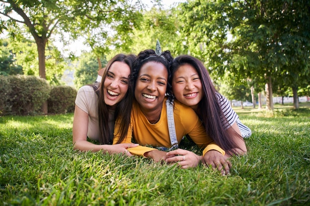 Doramas sobre Amizade: 3 Histórias Emocionantes para Maratonar